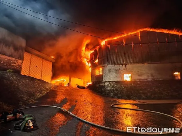 ▲▼台南市東山區嶺南里宅子內民宅大火。（圖／記者林東良翻攝）