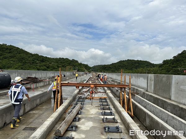 ▲▼推動軌道路線強化，台鐵宜蘭線「第三雙溪橋」拚明年初通車。（圖／台鐵）