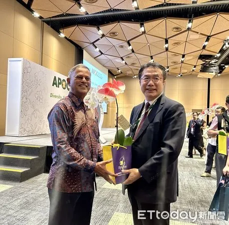 ▲台南市長黃偉哲特赴新加坡參加14屆亞太蘭展，並向在場的各國代表正式宣告，台南將竭力籌備，務必讓各國貴賓都能盡情體驗台南的美好。（圖／記者林東良翻攝，下同）