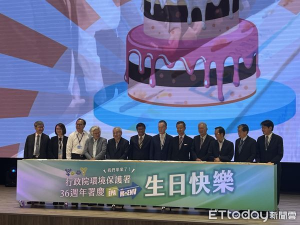 ▲▼環境部下周二掛牌，末代署長張子敬在致詞時表示感想是有點感傷又高興。（圖／記者許敏溶攝）