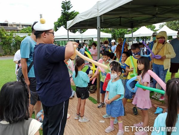 ▲台東縣家庭教育中心歡慶「2023國際家庭日及祖父母節」，19日在東海運動公園舉辦「愛在一起卡厝味」家庭日活動。（圖／記者楊漢聲翻攝）