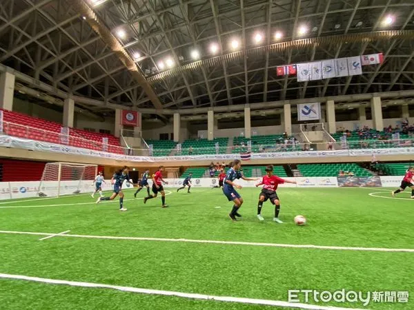 ▲▼花蓮東里國小展現超強的球技，技壓國際隊伍，將女生組的冠軍金盃留在台灣，更囊括了所有個人獎項。（圖／東里國小提供，下同）