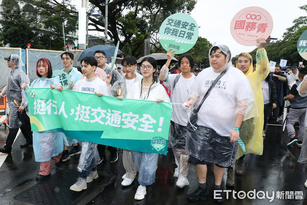 ▲▼行人零死亡推動聯盟於凱道舉辦還路於民大遊行。（圖／記者李毓康攝）