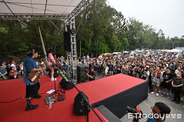 ▲雲林海洋音樂祭邁入第5年，活動範圍歷屆最大持續獲得民眾熱烈迴響，4天活動累積參加人數破10萬人湧入，刷新去年紀錄。（圖／記者蔡佩旻翻攝）