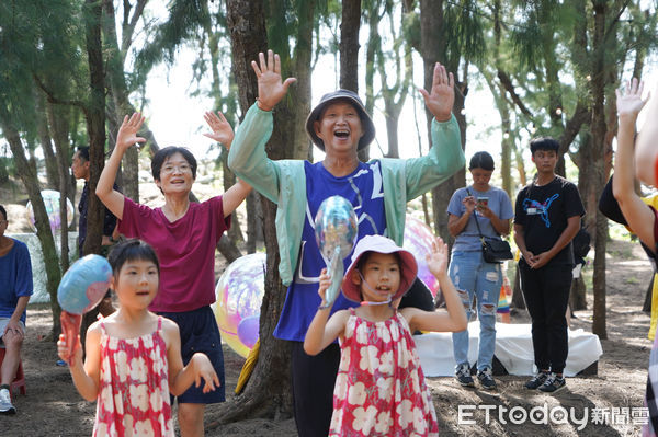 ▲雲林海洋音樂祭邁入第5年，活動範圍歷屆最大持續獲得民眾熱烈迴響，4天活動累積參加人數破10萬人湧入，刷新去年紀錄。（圖／記者蔡佩旻翻攝）