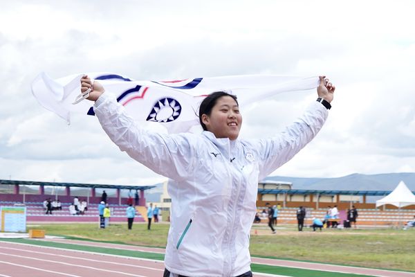 ▲烏蘭巴托東亞青運女子鐵餅、桌球女雙奪金，女子鐵餅選手江靜緣、桌球女雙選手彭郁涵（右）張浿珊（左）。（圖／體育署提供）