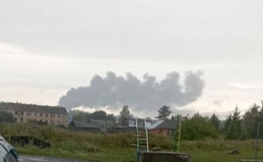 ▲▼俄羅斯諾夫哥羅德州（Novgorod）索爾特西2號（Soltsy-2）空軍基地一架Tu-22M3轟炸機被燒毀。（圖／翻攝自推特、Telegram）