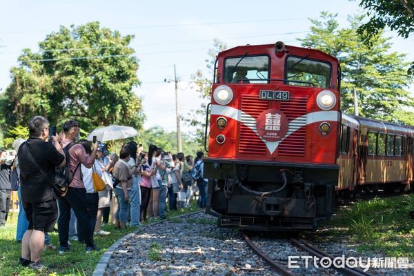 ▲▼   阿里山林鐵月老主題列車活動。（圖／阿里山林鐵及文資處提供）