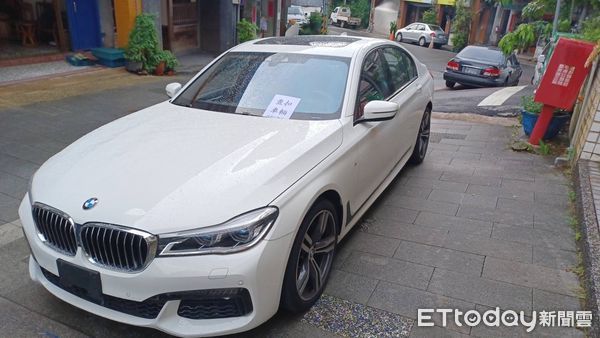 ▲張男花200萬購入外匯BMW，卻因懸掛朋友車牌遭警方查扣。（圖／記者陸運陞翻攝）