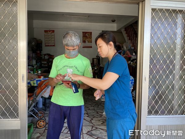 ▲▼   獸醫師親自講解如何使用全國家禽衛生管理操作系統          。（圖／記者戴上容翻攝）