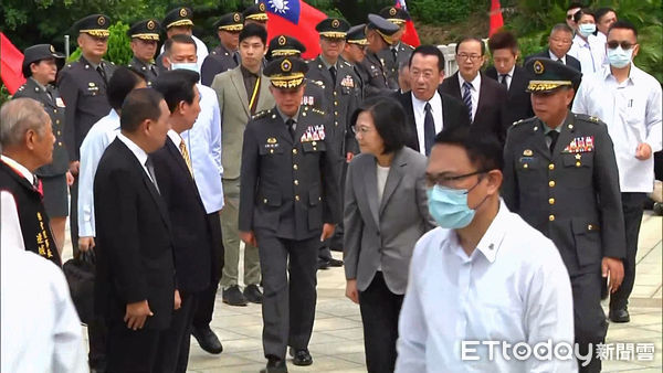 ▲▼蔡英文,侯友宜出席「八二三戰役勝利65週年紀念活動」。（圖／攝影中心攝）