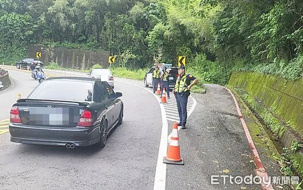 ▲大溪警方針對台七乙線加強交通安全執法專案一個月，警方在台七乙線取締危險駕駛行為。（圖／記者沈繼昌翻攝）