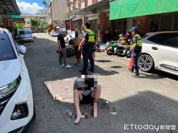 ▲▼      南投隨機砍人，黃男行兇後被制伏上銬      。（圖／民眾提供）