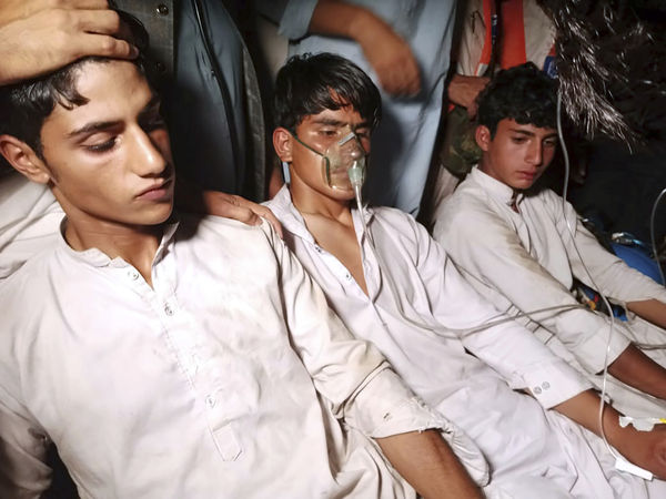 ▲▼巴基斯坦少年受困纜車上16小時後獲救。（圖／達志影像／美聯社）