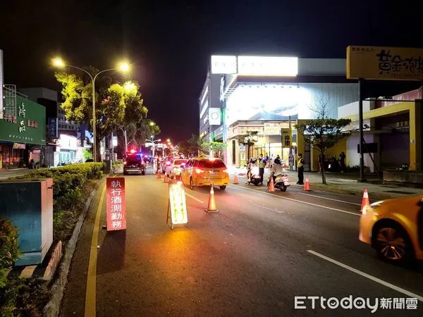 ▲台南市警四分局於8月24日至28日，連續5天執行「取締酒駕大執法」，針對轄內酒駕易肇事之熱點時段、路段，規劃組合警力實施封閉式攔檢稽查。（圖／記者林東良翻攝，下同）