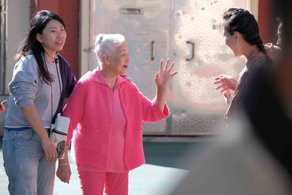 ▲▼《邀阿公阿嬤拍B級殭屍片》紀錄家族陪伴94歲失智症奶奶的故事。（圖／天馬行空提供）