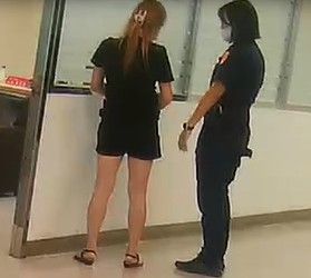 ▲彰化工程行女業者急匯香港89萬元。（圖／警方提供）