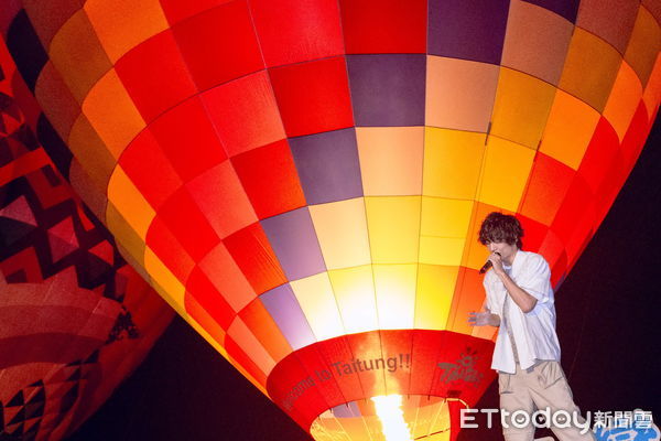 ▲熱氣球光雕音會24日在知本溫泉舉行。（圖／記者楊漢聲翻攝）