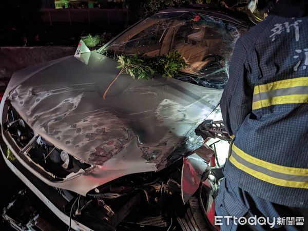 ▲▼        國道一號竹北段嚴重車禍     。（圖／記者陳凱力翻攝）