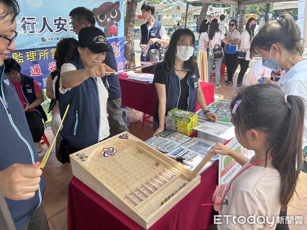 ▲雲林交通安全月以「人本交通、停讓文化」為主題，配合行人優先道路交通安全行動綱領，延續交通部「停讓文化」宣導計畫強化民眾正確的交通安全觀念。（圖／記者蔡佩旻攝）