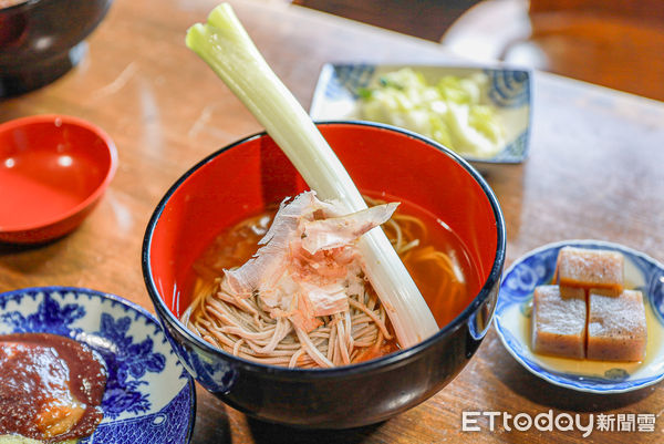 ▲▼日本福島大內宿，三澤屋大蔥蕎麥麵，福島美食。（圖／記者蔡玟君攝）