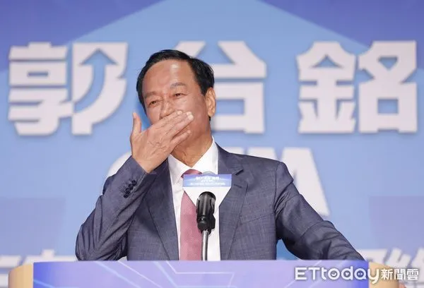 ▲▼鴻海創辦人郭台銘主流民意大聯盟記者會中宣布，將以獨立參選人身分展開聯署參選總統，並由黃士修擔任發言人一職。（圖／記者湯興漢攝）