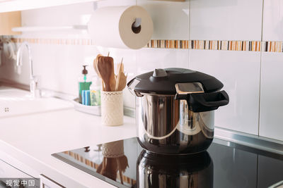 人夫捅死老婆「3幼女全程目睹」！　煮飯找不到廚具暴怒