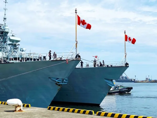 ▲▼ 加拿大海軍哈利法克斯級巡防艦渥太華號（HMCS Ottawa）等3艘軍艦停靠日本。（圖／翻攝自X／Embassy of Canada to Japan）