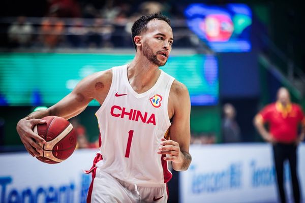 ▲▼中國男籃李凱爾、主帥「薩沙」喬爾傑維奇。（圖／取自FIBA）