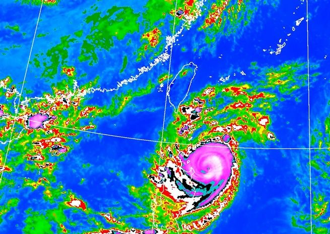 ▲▼蘇拉颱風上午最新位置。（圖／氣象局）
