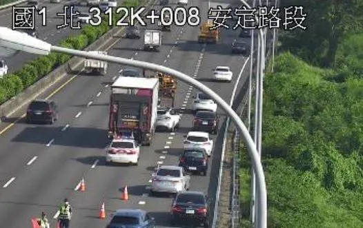 ▲▼             。（圖／翻攝國道監視器）