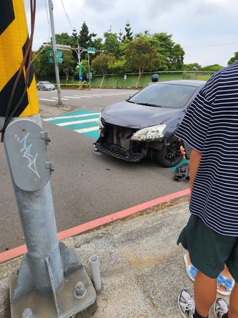 ▲▼陳仙梅遇到車禍             。（圖／翻攝自陳仙梅臉書）