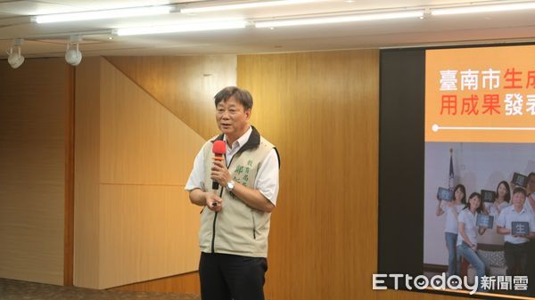 ▲台南市政府29日舉辦「安全的AI、學習的同伴」成果發表記者會，市長黃偉哲表示，台南目前是台灣第一個透過建立中介平台，正向導入AI輔助國中小學習的縣市。（圖／記者林東良翻攝，下同）