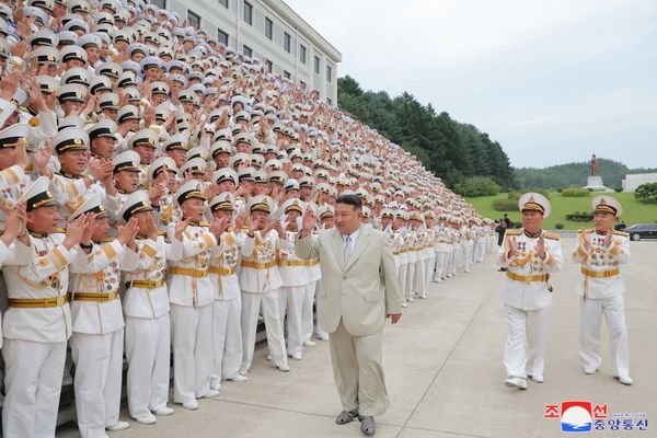 ▲▼金正恩父女時隔3個月再亮相！10歲金家公主變美了　修身正裝「炸腰身」。（圖／翻攝自朝中社）