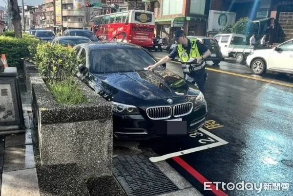 ▲金山警啟動「護童專案」 加強取締校園周邊違停。（圖／記者郭世賢翻攝）