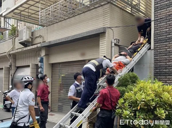 ▲▼為防颱爬屋頂檢查漏水管線，高雄男踩空4樓墜落。（圖／記者賴文萱翻攝）