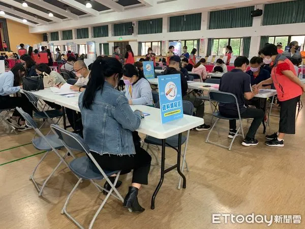 ▲台中海線最大徵才活動9/2登場，4級星酒店開5萬月薪徵主管職。（圖／記者游瓊華攝）