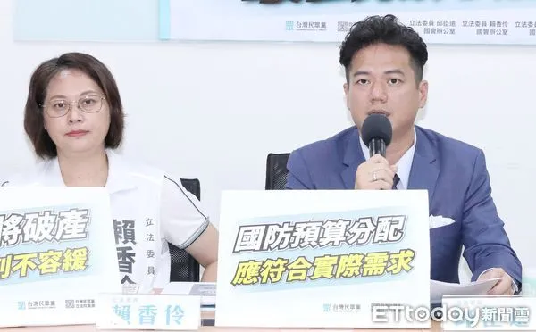 ▲邱臣遠出席民眾黨團31日記者會。（圖／記者屠惠剛攝）