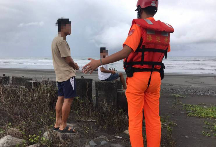 ▲海葵颱風逼近 北部分署籲遠離海邊。（圖／記者郭世賢翻攝）