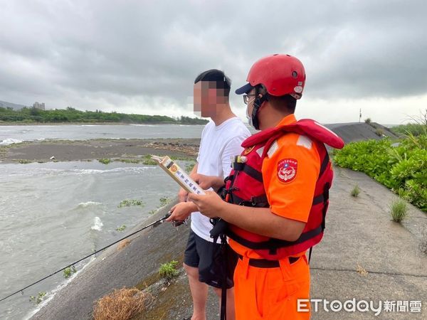 ▲海葵颱風逼近 北部海巡勸離727名遊客。（圖／記者郭世賢翻攝）