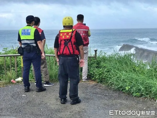 ▲東北角、北海岸出現長浪 新北消防局籲勿前往海邊。（圖／記者郭世賢翻攝）