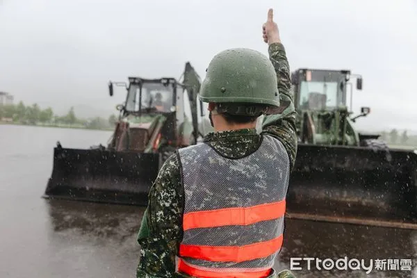 ▲▼             陸軍六軍團因應海葵颱風的威脅，部屬兵力以備及時救援。（圖／記者沈繼昌翻攝）