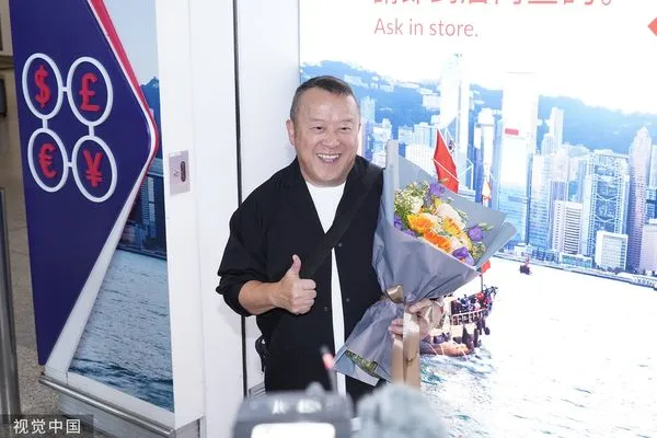 ▲曾志偉從台灣返回香港，在機場受訪。（圖／CFP）