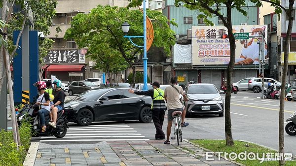 ▲▼颱風假,台中,LaLaport。（圖／記者許權毅攝）