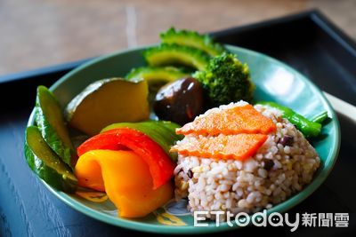 沒吃肉也中鏢！研究曝「吃素大腸癌率反增」　醫示警致癌5陷阱