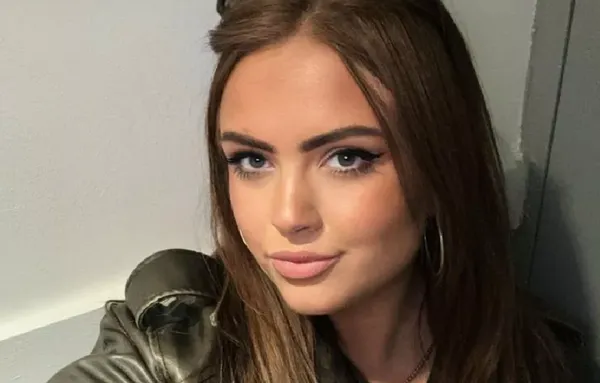 出國度假第一晚就失蹤　22歲女警「突然從高處墜落」陳屍在路邊。（圖／翻攝自Facebook）