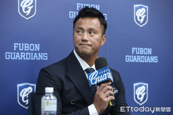 ▲富邦悍將高國輝出席引退宣佈記者會。（圖／記者林敬旻攝）