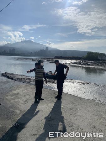 ▲▼新北男清晨八里沙洲挖蛤蜊下秒突消失！　警消搜索中             。（圖／記者戴上容翻攝）