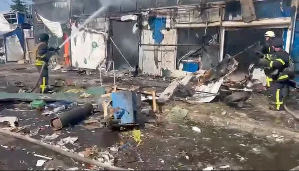 ▲▼俄軍攻擊了靠近戰場的烏東城市康斯坦丁諾夫卡（Kostiantynivka）一處擁擠市集。（圖／路透）