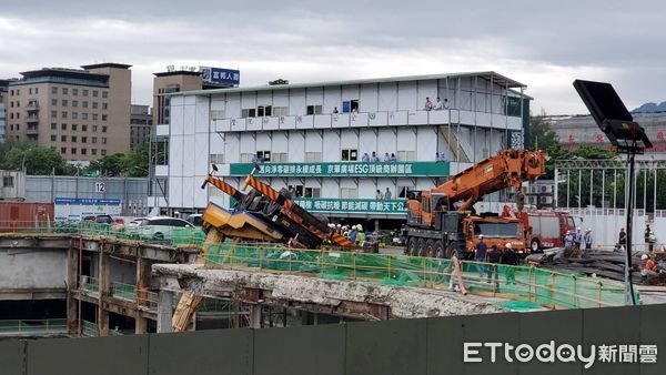 ▲▼           台北市京華城工地今(7)日上午8時許驚傳意外  。（圖／記者黃彥傑攝）